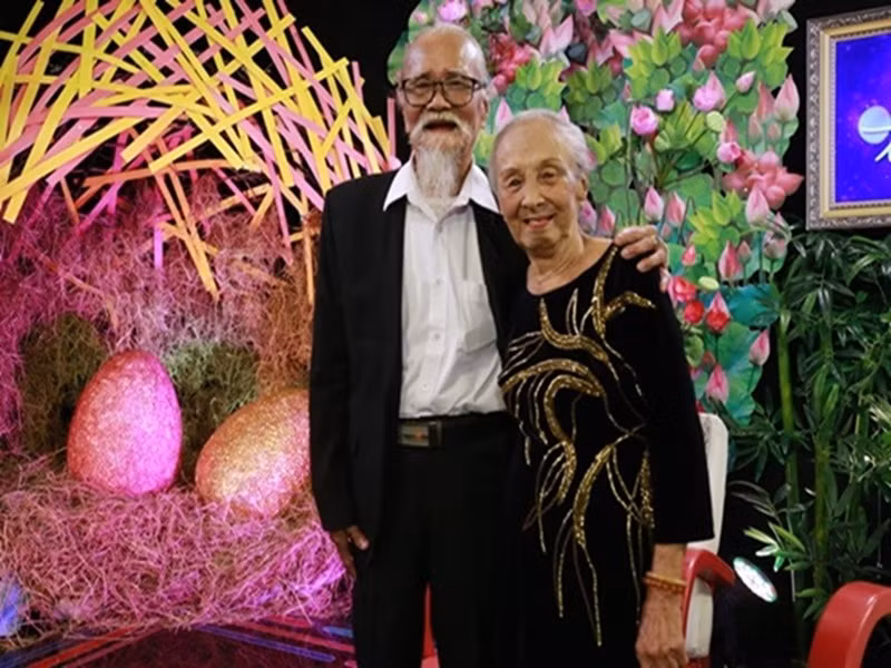 Bà Bình chia sẻ, sinh thời, nghệ sĩ Hữu Thành là người chồng, người cha trách nhiệm. Ảnh: Lao động