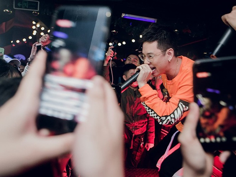 Một số bài hát gây chú ý của Andree gồm: “Tiểu thuyết tình yêu”, “Ánh đèn sân khấu”, “Leaving me so easy”, “D.C.M.A”, “Lối vắng”, “Anh là phi công”, “Quá bảnh”, “Kẹo”. Ngoài ca hát, anh còn kinh doanh thời trang, quán cà phê.