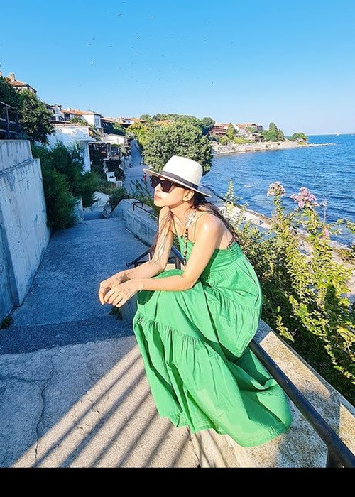 Ngô Thanh Vân trẻ trung ở tuổi 42. Cô hơn Huy Trần 11 tuổi. Cả hai vướng tin đồn hẹn hò từ cuối năm 2020.