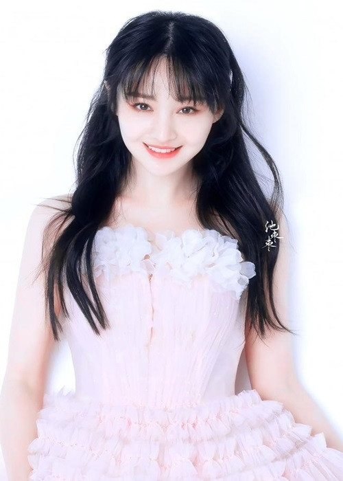 Vì loạt lùm xùm, Trịnh Sảng bị phong sát. Cụ thể, Quảng điện (Tổng cục quảng bá và phát thanh truyền hình Trung Quốc) đăng tải văn bản cấm mọi thể loại truyền hình, quảng cáo, hoạt động nghệ thuật mời Trịnh Sảng. Không phát sóng tất cả chương trình có sự tham gia của nữ diễn viên. Ngoài ra, Trịnh Sảng còn đối diện với khoản nợ lên đến gần 3.300 tỷ đồng để bồi thường cho các nhà sản xuất, nhãn hàng, thương hiệu thời trang mà cô làm đại diện.