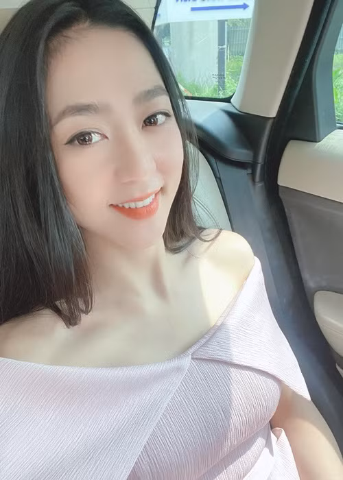 Quang Lê và Hà Thanh Xuân là cặp song ca ăn ý. Cả hai còn có mối quan hệ thân thiết. Hà Thanh Xuân cho biết, cô coi Quang Lê là người anh, người tri kỷ.