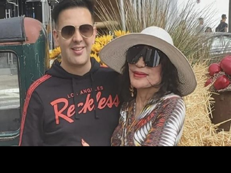 Lyn May được xem là "thảm họa thẩm mỹ" bởi gương mặt méo mó, biến dạng. Về tin đồn nhiều lần dao kéo, bà phủ nhận. Nữ diễn viên cho biết, bà dùng nhầm dầu dưỡng nên bị hỏng mặt, phải trải qua nhiều cuộc phẫu thuật. Ảnh: Công lý và xã hội