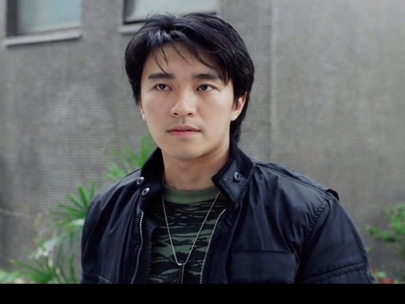  Châu Tinh Trì sinh năm 1962, sở hữu vẻ ngoài khá điển trai. Tuy nhiên, chiều cao của nam diễn viên hài không nổi bật. Ảnh: Zing