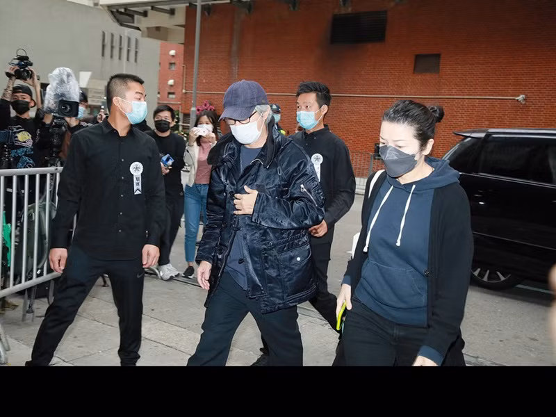 Bên cạnh đó, có thông tin Châu Tinh Trì từng hiến tặng tủy xương nên một số cho rằng đây là lý do chính khiến anh ngày càng yếu. Ảnh: Dân Việt