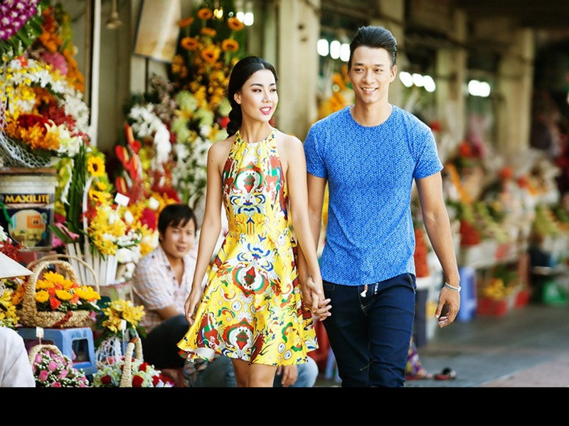 “Tôi vẫn còn bị ám ảnh vì chuyện này. Tôi buồn vì một phút sa ngã mà nỡ phụ người mình yêu. Tôi chấp nhận mọi luồng dư luận, bị ném đá khi công khai sự thật. Thà nói lên tất cả hơn là bảo vệ tên tuổi trong vỏ bọc giả dối”, Lại Thanh Hương chia sẻ.