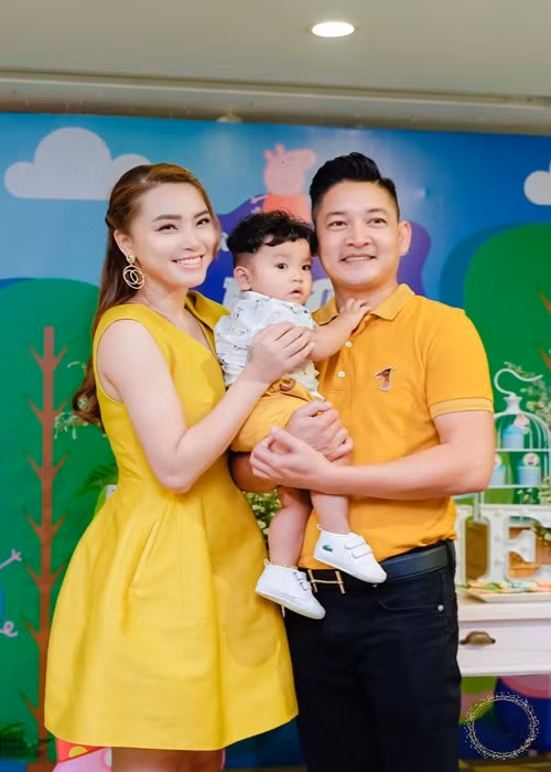 Bé Kio - con trai thứ ba của Hải Băng đã được 2 tuổi, hiện tại rất bụ bẫm, cứng cáp và rất thông minh.