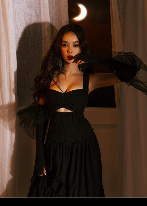 Mỹ nhân phim "Em chưa 18" cũng khéo lựa chọn trang phục giúp tôn hình thể.