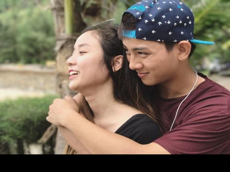 Trước sự việc Hoài Lâm bị đưa vào bệnh viện tâm thần, không ít góc khuất đời tư của nam ca sĩ cũng được phơi bày. Năm 16 tuổi, Hoài Lâm bắt đầu yêu Bảo Ngọc. Cả hai bí mật hẹn hò. Đến năm 2016, Hoài Lâm và Bảo Ngọc công khai chuyện tình cảm.