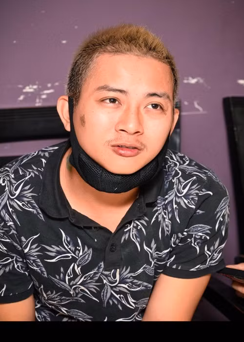 Tháng 12/2019, khi trở lại với showbiz được 1 năm, trên fanpage, Hoài Lâm thông báo tình hình sức khỏe khiến fan lo lắng: “Sức khỏe của Hoài Lâm thời gian gần đây yếu đi trông thấy, bản thân mình cũng nhận ra tâm lí ngày càng nặng nề, sợ phải bước lên sân khấu, sợ ánh hào quang... Bản thân Lâm sợ không hát hay để các khán giả buồn". Ảnh: Dân Việt