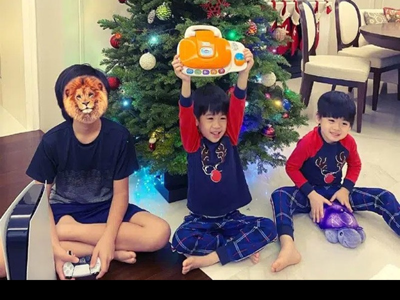 Vài năm trở lại đây, con trai đầu lòng của Lâm Chí Dĩnh được giấu mặt. Về lý do không khoe mặt bé Kimi, Lâm Chí Dĩnh cho biết: "Kimi hiện tại thấy rất thoải mái và không muốn bị làm phiền".