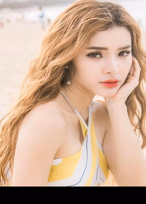 Phương Trinh Jolie cho rằng nếu quen một người phụ nữ quá thành công, có thu nhập cao thì bản thân người bạn trai hoặc người chồng sẽ cảm thấy tự ti nên việc đặt tiêu chuẩn bạn trai thu nhập hơn 100 triệu là để cô giữ hạnh phúc cho cả hai.