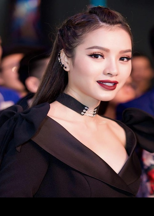 Năm 2017, Phương Trinh Jolie có phát ngôn gây tranh cãi “người đàn ông nào không có thu nhập 100 triệu/tháng thì không có cơ hội lọt vào mắt xanh”. Năm 2021, cô nhấn mạnh quan điểm này đến nay vẫn không hề thay đổi.