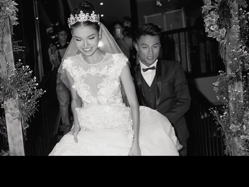 Giống Thủy Tiên, Kỳ Hân cũng đối mặt với thị phi vì chuyện tình với nửa kia là cầu thủ. Sở dĩ Kỳ Hân không được lòng của nhiều cư dân mạng là bởi không lâu sau khi chia tay Ly Kute đang mang bầu, Mạc Hồng Quân công khai hẹn hò Kỳ Hân. Bất chấp thị phi, tháng 6/2016, Mạc Hồng Quân - Kỳ Hân chính thức về chung một nhà.