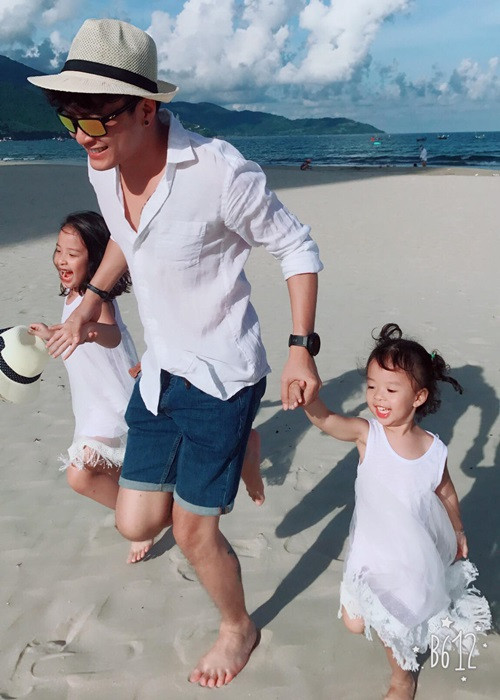 Ít ai biết, năm 2011, vợ chồng Hồng Đăng làm ăn thua lỗ nên gặp rất nhiều khó khăn về tài chính. Mãi đến năm 2016, nam diễn viên và vợ mới vực lại được kinh tế gia đình.