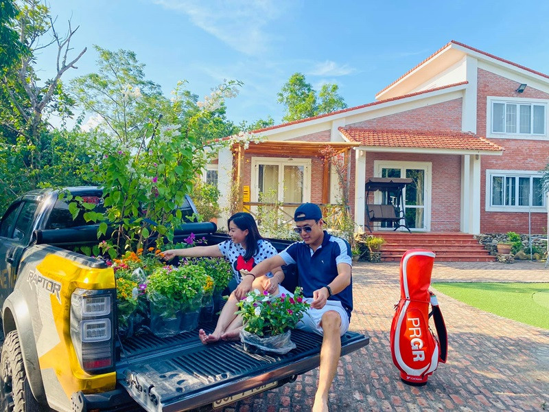 Nam diễn viên còn có ngôi nhà vườn diện tích lên tới 1.300 m2, tọa lạc ở Đại Lải, Vĩnh Phúc - chỉ cách thủ đô Hà Nội khoảng 47km.