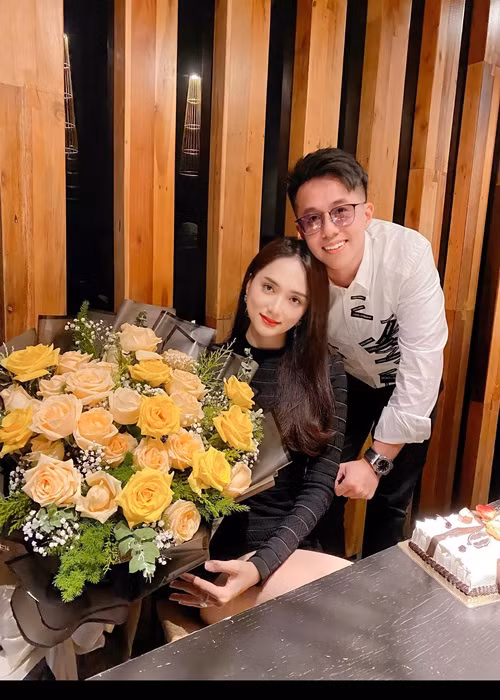 Trước khi bị đồn chia tay, Hương Giang và Matt Liu thường xuyên xuất hiện tình tứ bên nhau cùng những lời có cánh.