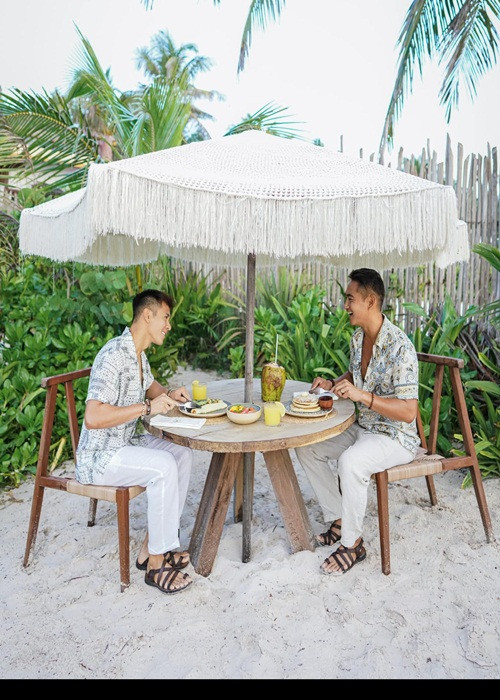 4 năm qua, Hồ Vĩnh Khoa và Rhonee có không ít chuyến du lịch, những bộ ảnh chụp chung lãng mạn.