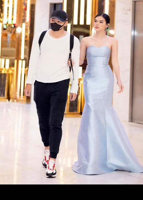 Ngọc Trinh và Liễu Quang Vinh hẹn hò vào cuối năm 2020. Sau khi công khai mối quan hệ, cả hai không ngại đăng tải hình ảnh bên nửa kia trên trang cá nhân và xuất hiện cùng nhau tại các sự kiện.