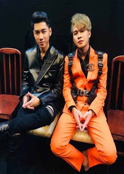 Tháng 8/2019, Jack cùng K-ICM bị tố hạch sách, chảnh chọe và tỏ thái độ không muốn cùng tham gia game show Giọng ải giọng ai với Quân A.P, thậm chí bùng show sát ngày quay. Phía ban tổ chức chương trình và đại diện của Quân A.P đều xác nhận câu chuyện là có thật. Ảnh: Zing