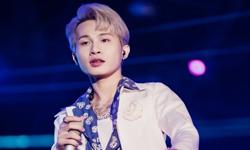 Jack bi to co con voi Thien An, “bat ca hai tay”