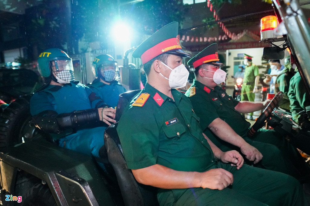 TP.HCM sẽ có 12 chốt kiểm soát cấp thành phố và 251 chốt, trạm cấp quận, huyện. Lực lượng quân đội sẽ được thu xếp để ở lại ngay tại phường, xã, thị trấn nơi đang làm nhiệm vụ để hạn chế di chuyển.