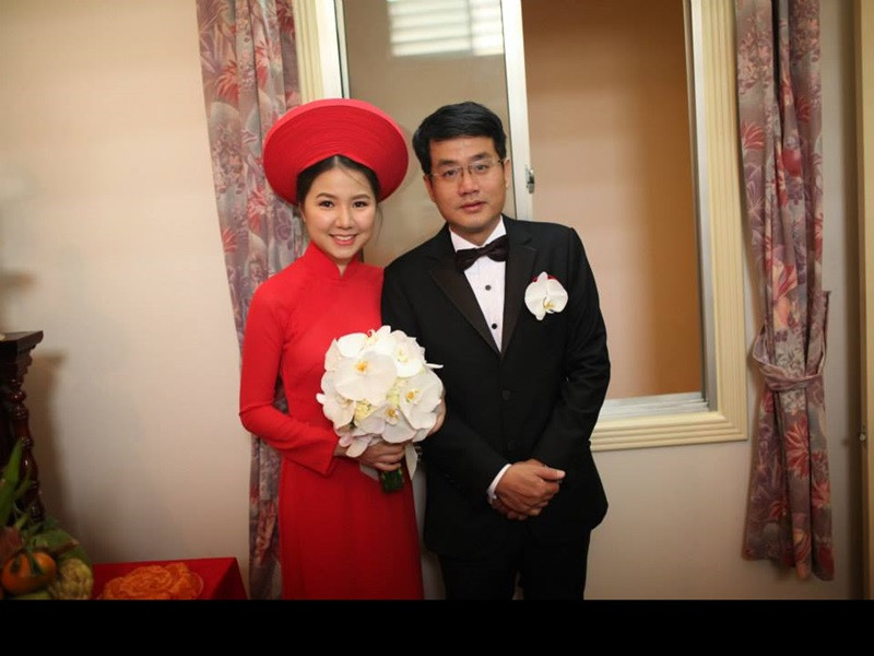 Năm 2014, Ngô Quỳnh Anh lên xe hoa. Ông xã của nữ ca sĩ hơn cô 4 tuổi. Ngô Quỳnh Anh chia sẻ, vợ chồng cô làm chung ngành marketing nên thường xuyên trao đổi và hỗ trợ nhau.