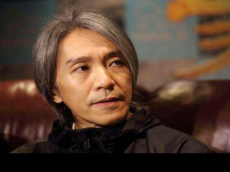 Năm 2020, Vu Văn Phượng đã thua kiện trong vụ đòi 70 triệu HKD từ Châu Tinh Trì. Cô còn bị yêu cầu phải trả các khoản phí pháp lý cho “vua hài". Thẩm phán phán quyết rằng lời hứa 10% lợi nhuận từ các khoản đầu tư bất động sản của Châu Tinh Trì với Vu Văn Phượng là câu chuyện quá thân mật để được coi là ràng buộc pháp lý. Ảnh: Zing