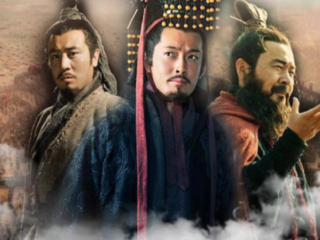 Cũng bởi thế mà Giang Đông chia thành hai phe: chủ chiến và chủ hàng, trong đó, phe chủ hàng chiếm đa số. Lúc bấy giờ, Lỗ Túc thưa với Tôn Quyền: "Chúng thần có thể hàng, riêng Chúa công không thể. Hàng Tào, chúng thần sẽ có chức vị, nhưng với ngài, họ Tào kia sẽ sắp xếp ra sao?"