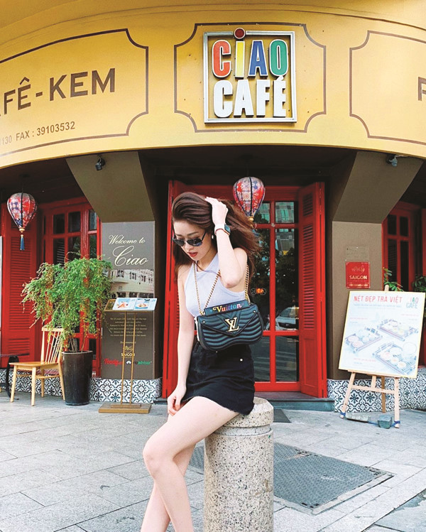 Gu thời trang thường ngày của hoa hậu Khánh Vân khá đơn giản.