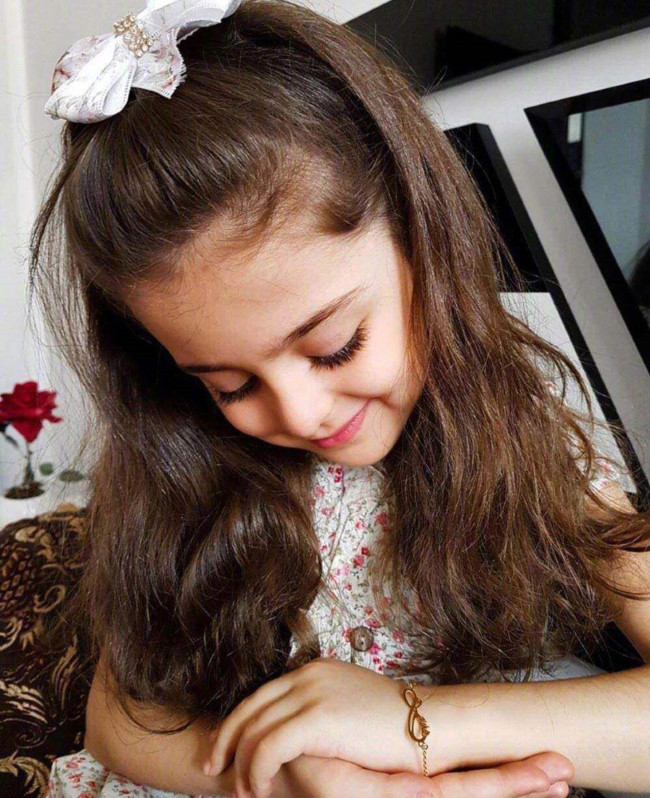 Ông thường đưa Mahdis đi dã ngoại để bé có thể cảm nhận được mọi thứ xung quanh, hít thở không khí trong lành và làm gia tăng tình cảm cha mẹ và con.