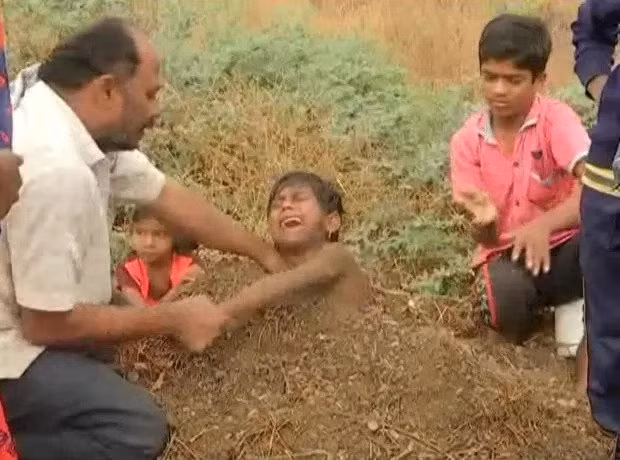 Gia dinh chon be trai xuong dat luc nhat thuc va nguyen nhan bat ngo