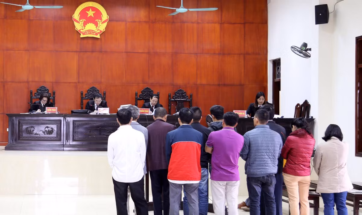 Quang cảnh phiên xét xử.