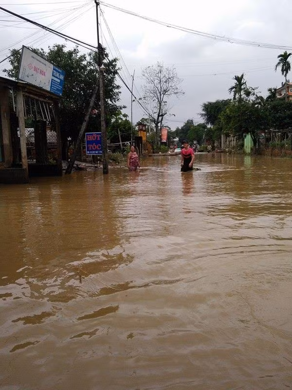 Người dân vùng lũ đang rất cần sự "tương thân tương ái" của đồng bào cả nước.