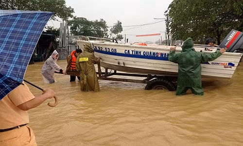 Mưa lũ miền Trung diễn biến phức tạp. Ảnh Zing.