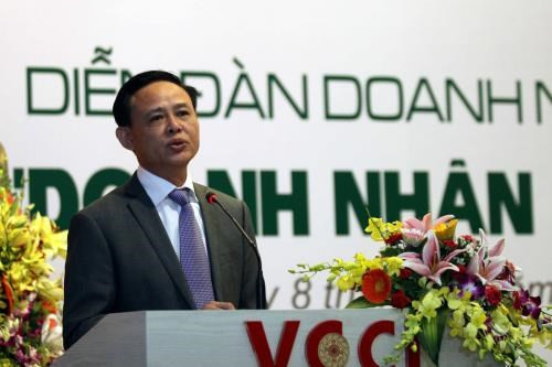 Thứ trưởng Bộ NN&amp;PTNT kiêm Tổng Cục trưởng Tổng cục Lâm nghiệp Hà Công Tuấn cho biết: “Năm 2016, trên cả nước đã xảy ra 17.763 vụ vi phạm trong lĩnh vực lâm nghiệp, trong đó có liên quan đến rừng . Bên cạnh đó, do thời tiết khô hạn nên đã xảy ra nhiều vụcháy rừng trên diện rộng. Tính đến thời điểm hiện tại, đã có 3.309 ha rừng bị cháy, tăng gấp 3 lần so với năm 2015. Tình trạng phá rừng trái pháp luật vẫn còn diễn ra phức tạp, hậu quả đã làm mất 1.122 ha rừng trong năm 2016”. Ảnh Infonet.