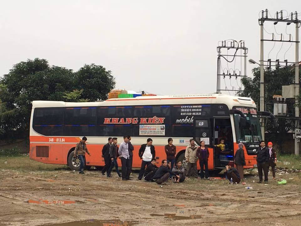 Cuc CSGT phoi hop bat xe khach cho 100kg phao lau