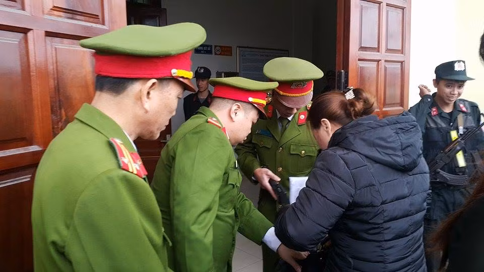 An ninh phiên tòa được thắt chăt.