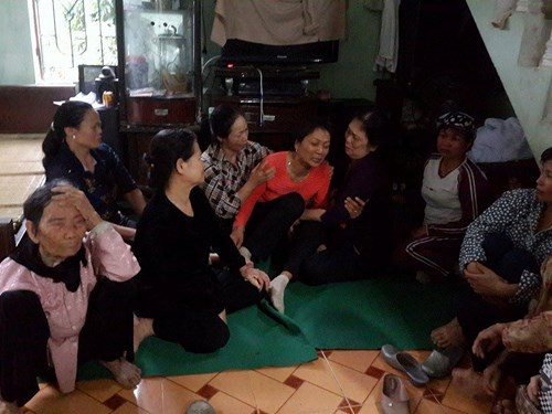 Khi xảy ra sự việc, bà Trần Thị Phượng (SN 1961) là mẹ chồng chị Huế phát hiện nên đã cùng hàng xóm đưa chị Huế và cháu Huy, cháu Hoàng đi cấp cứu tại Bệnh viện Đa khoa huyện Kim Thành. Đến 17h ngày 19/4, do mất máu cấp, cháu Hoàng đã tử vong tại bệnh viện. Chị Huế và cháu Huy đã được chuyển lên Hà Nội để cấp cứu. Những vụ án trên có nhiều nguyên nhân nhưng cũng là bài học đau xót cảnh tỉnh mọi người về diễn biến phức tạp của tội phạm cũng như cần đẩy mạnh những giải pháp để tuyên truyền, vận động, phổ biến kiến thức pháp luật đến người dân để những vụ án thương tâm không còn xảy ra gây nhức nhối trong xã hội.