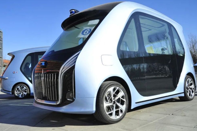 Khi ngành công nghiệp ôtô chuyển từ điện khí hóa sang công nghệ tự hành thông minh, Trung Quốc nhanh chóng bắt kịp xu hướng này và phát triển. Từ hệ thống hỗ trợ lái cấp độ 2+ dần tiêu chuẩn lên xe giao hàng và xe vệ sinh công cộng không người lái đến Robotaxi cấp độ 4.