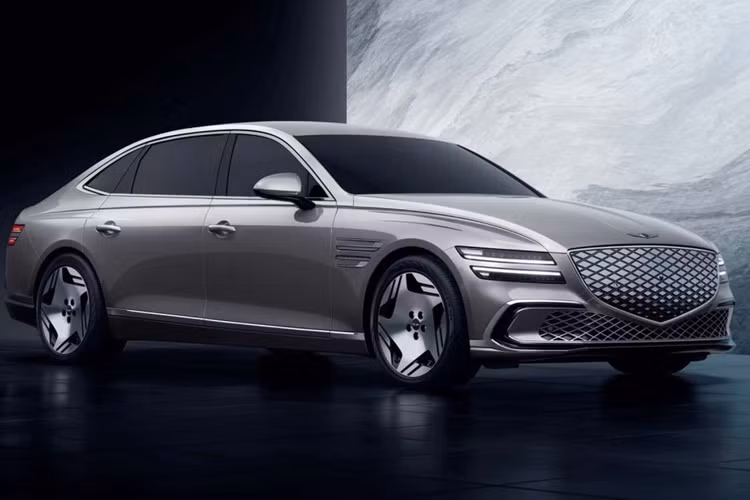 Genesis đã trình làng phiên bản nâng cấp của mẫu Electrified G80 tại Triển lãm Di động Quốc tế Busan ở Hàn Quốc. Genesis Electrified G80 2025 mới với chiều dài cơ sở dài hơn, dung lượng pin tăng lên và một loạt cải tiến sang trọng từ trong ra ngoài.