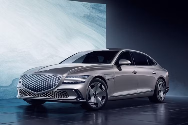 Cụ thể, phạm vi hoạt động của Genesis Electrified G80 2025 tăng từ 427 km lên 475 km, theo quy trình thử nghiệm của Hàn Quốc. Hiện Genesis không đề cập đến bất kỳ thay đổi nào trên hệ thống truyền động.