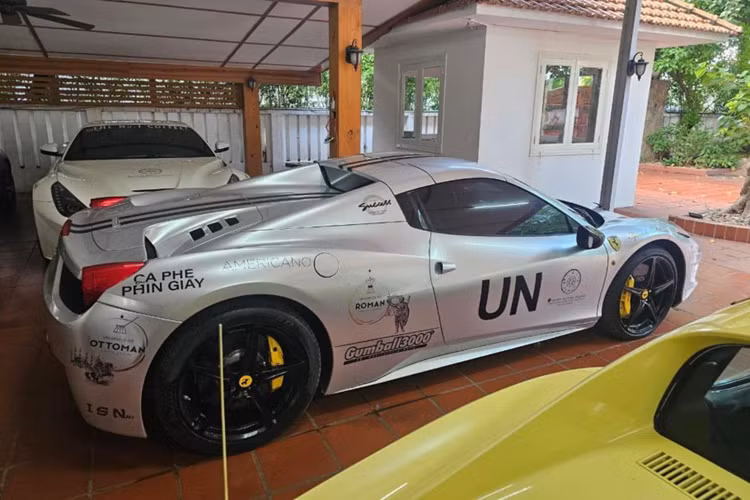 Được biết, ngoài việc sở hữu những cỗ xe thời thượng, các thành viên tham gia hành trình Gumball 3000 còn phải bỏ ra chi phí không hề nhỏ. Con số cho mỗi xe tham dự với 2 người có thể lên đến 80.000 bảng Anh (tương đương khoảng 2,58 tỷ đồng).