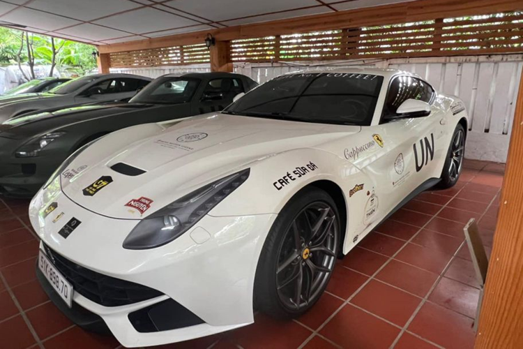 Chưa hết, ban tổ chức cũng yêu cầu người tham gia gửi đơn đăng ký, trong đó tóm tắt thông tin kinh nghiệm, chuyên môn lái xe, những chiếc xe đã sở hữu hoặc đã cầm lái, và cung cấp thông tin chi tiết về những hành trình hoặc giải đua đã từng tham gia trong quá khứ. Nếu thông tin không đủ hấp dẫn, đơn đăng ký sẽ bị loại.