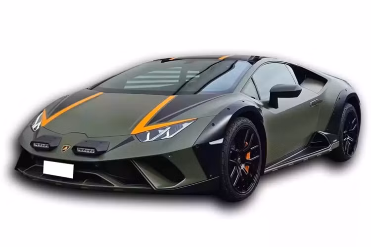 "Trái tim" của Lamborghini Huracan Sterrato là khối động cơ xăng V10, hút khí tự nhiên, dung tích 5.2L, sản sinh công suất tối đa 610 mã lực và mô-men xoắn cực đại 560 Nm. Động cơ này kết hợp với hộp số tự động ly hợp kép 7 cấp và hệ dẫn động 4 bánh toàn thời gian.