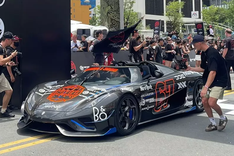 Đoàn siêu xe Gumball 3000 2024 sẽ di chuyển đến địa đạo Củ Chi trong trưa nay để tham quan, sau đó sẽ rời đi và đến cửa khẩu Mộc Bài, tỉnh Tây Ninh trong chiều nay và làm thủ tục sang nước bạn Campuchia, nơi mà các thành viên trong đoàn đang rất háo hức thiết lập kỷ lục hành trinh có số lượng siêu xe đông đảo nhất từ trước đến nay.