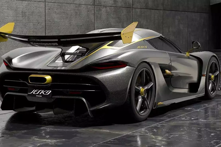 So với Jesko tiêu chuẩn, phiên bản Jesko Attack được trang bị thêm một số chi tiết khí động học để cải thiện lực ép xuống như cánh gió, bộ chia gió cản trước, bộ khuếch tán gió phía sau. Ngoài ra còn phiên bản Jesko Absolut được thiết kế để đạt tốc độ cao, không có cánh gió sau và về lý thuyết có khả năng chạm đến ngưỡng 480 km/h.