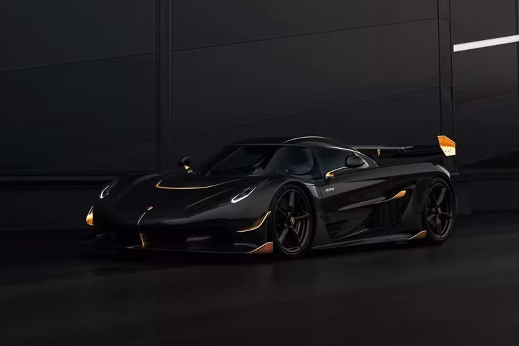 Koenigsegg Jesko Attack full-carbon 