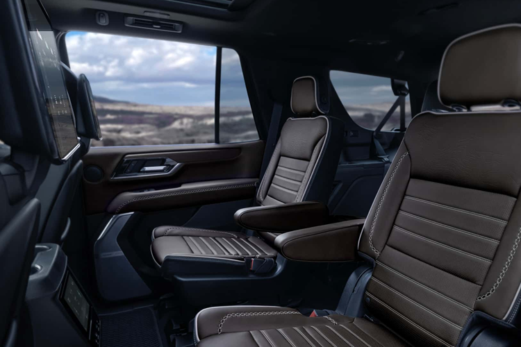 Khối động cơ này tạo ra công suất 305 mã lực và mô-men xoắn 671 Nm, tăng từ mức 277 mã lực và 570 Nm so với phiên bản tiền nhiệm. Khả năng kéo tối đa của Yukon không thay đổi ở mức 3810 kg.