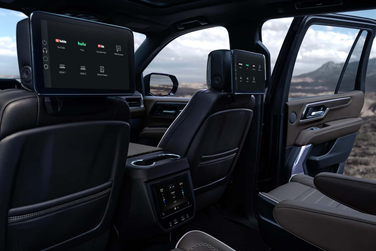 Tùy chọn tính năng lái xe rảnh tay Super Cruise là tùy chọn cũng như tính năng Night Vision với tính năng phát hiện nhiệt. Xe được trang bị khối động cơ Diesel sáu xi-lanh thẳng hàng Duramax 3.0 lít tăng áp lần đầu tiên có sẵn bao gồm cả AT4.