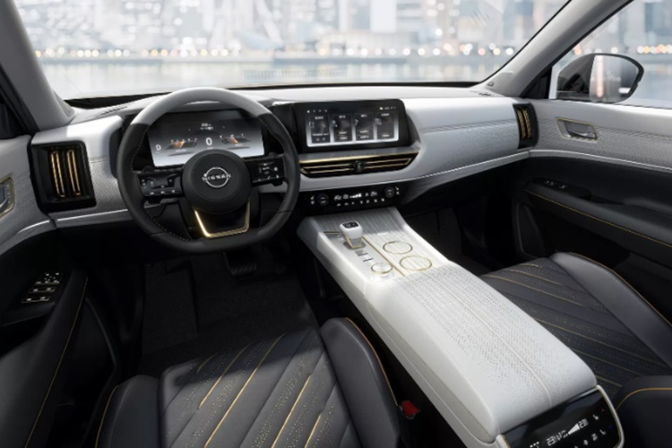 Về nội thất, bên trong khoang cabin của Nissan Navara thế hệ mới chắc chắn sẽ được nâng cấp với nhiều trang bị tiện ích hiện đại. Khả năng cao xe sẽ có màn hình thông tin giải trí lớn hơn, tích hợp nhiều tính năng xịn sò.